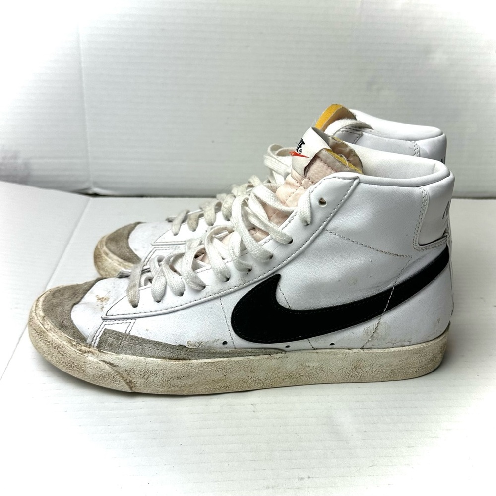 Nike Womens Blazer Mid 77 CZ1055-100 White Basketball Shoes Sneakers‎ Size 9.5
